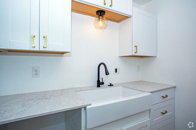 1BR, 1BT - 750SF - Gardens At Westgate