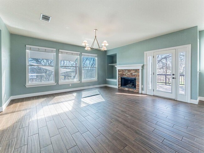 Photo - 141 Llano Ct