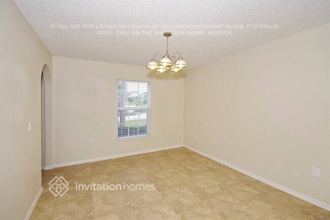 Photo - 6702 Lorain St