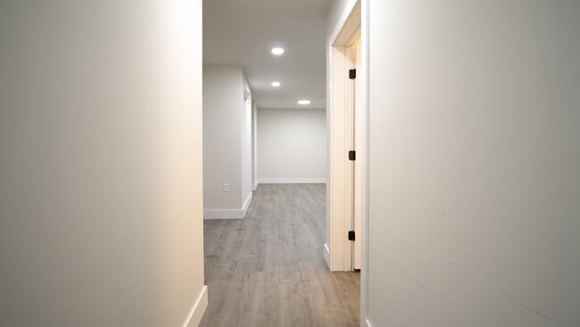 15 Hungerford Terrace Unit 4