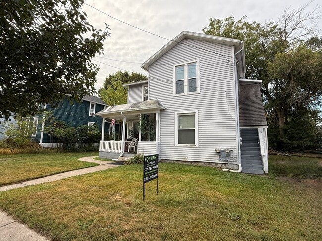 Building Photo - 719 W Ganson St Unit Upper Rental
