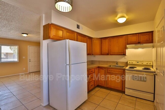 Photo - 2245 W Glenrosa Ave House