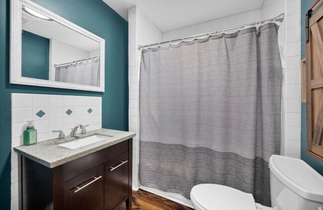 Photo - 2021 Gramercy Ave