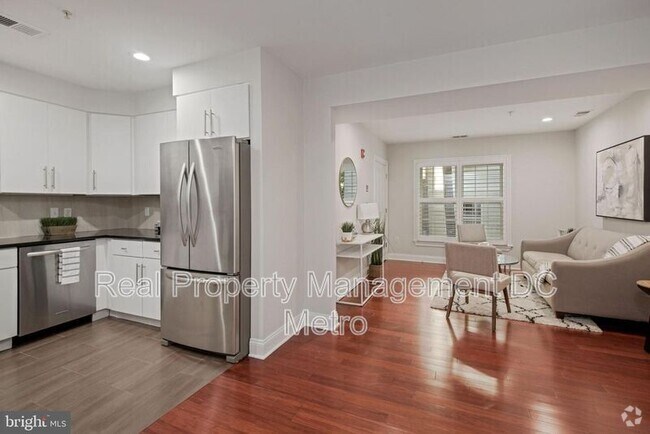 Building Photo - 3925 Fulton St NW Unit #2 Rental