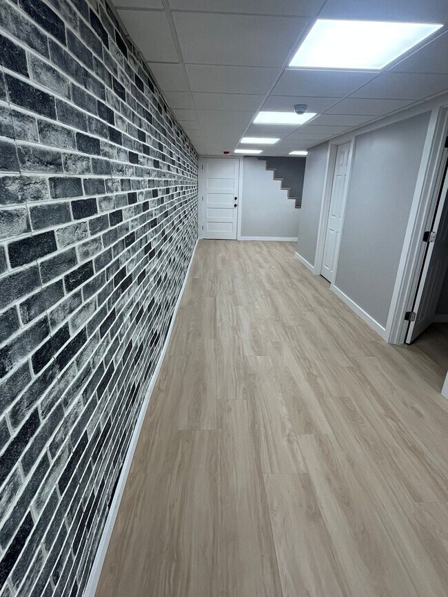 Photo - 5043 N 5th St Unit Store