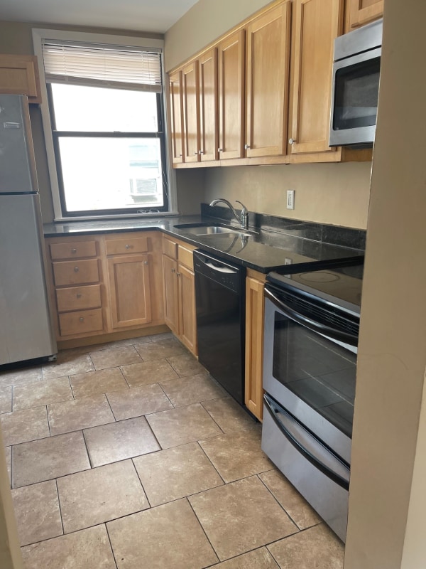 Photo - 225 Emming St