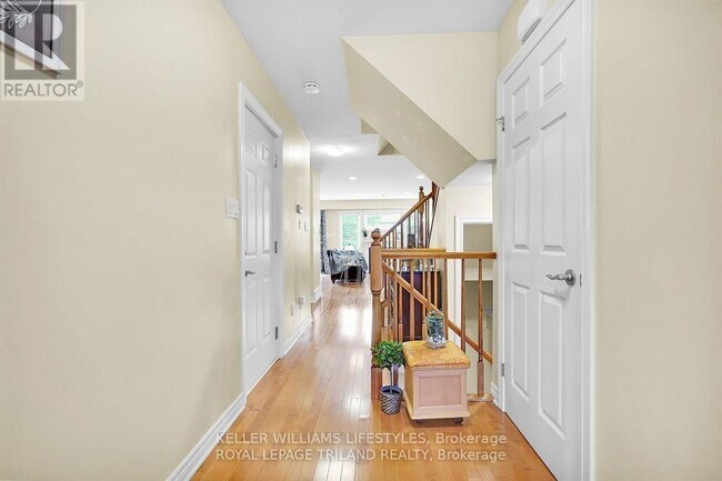 Photo - 600 Hyde Park Rd