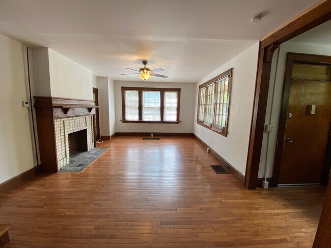 24-26 W Patterson Ave