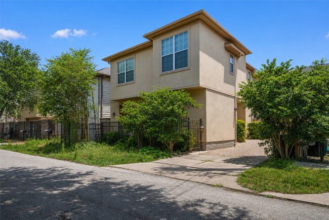 Building Photo - 5949 Kiam St