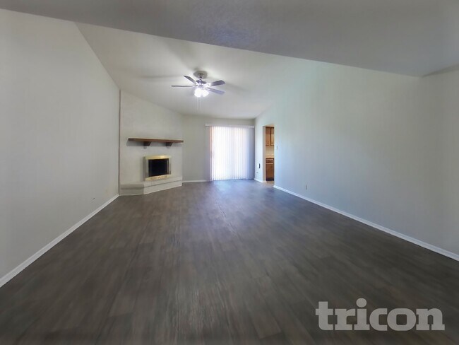 Photo - 4323 W Poinsettia Dr