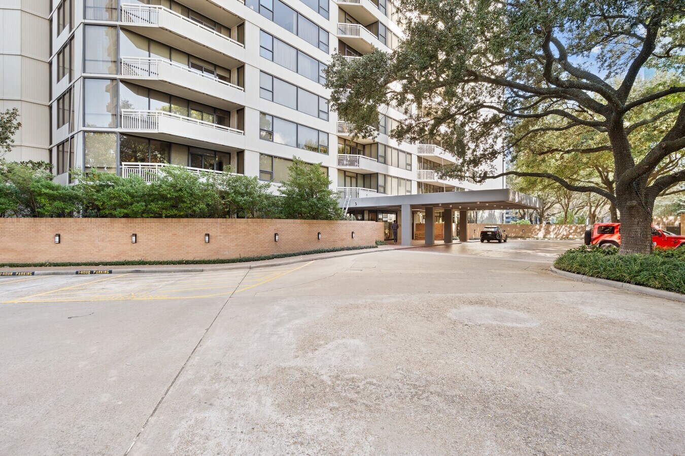 Photo - 14 Greenway Plz Unit 13P