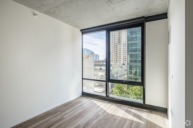 1BR, 1BA - 689SF - Bedroom