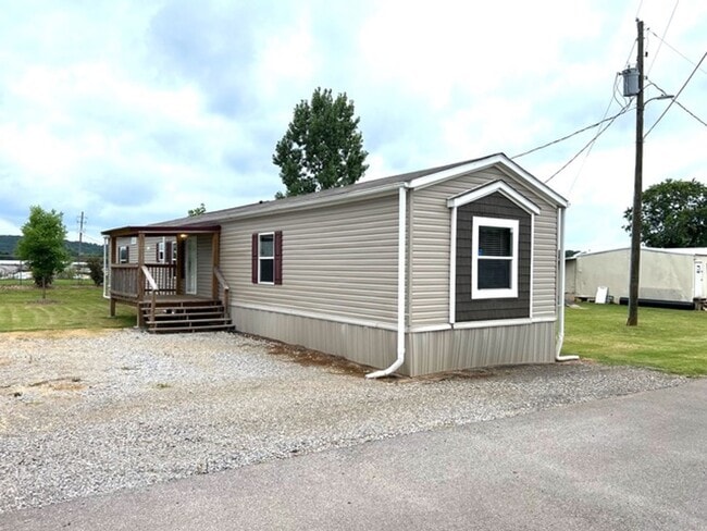 Building Photo - University Estates 63