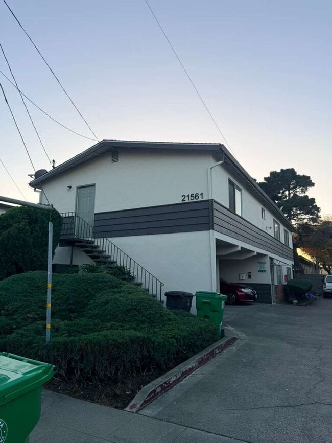 Photo - Introducing A Newly Renovated Apartment! Unit 21561 Westpark St-01