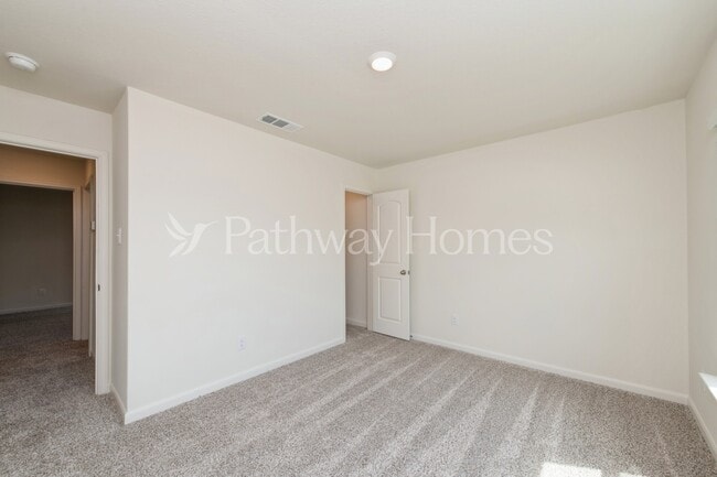 Photo - 905 Resting Elk St