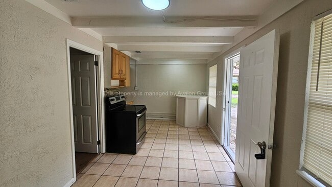 Photo - 1625 West Rd Unit 1625