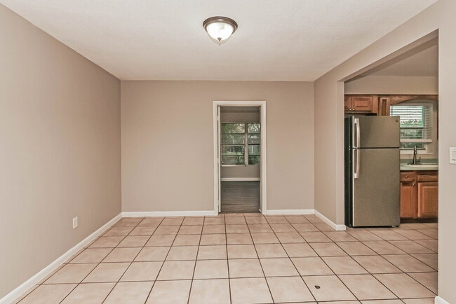 Photo - 344 Crestwood Ave