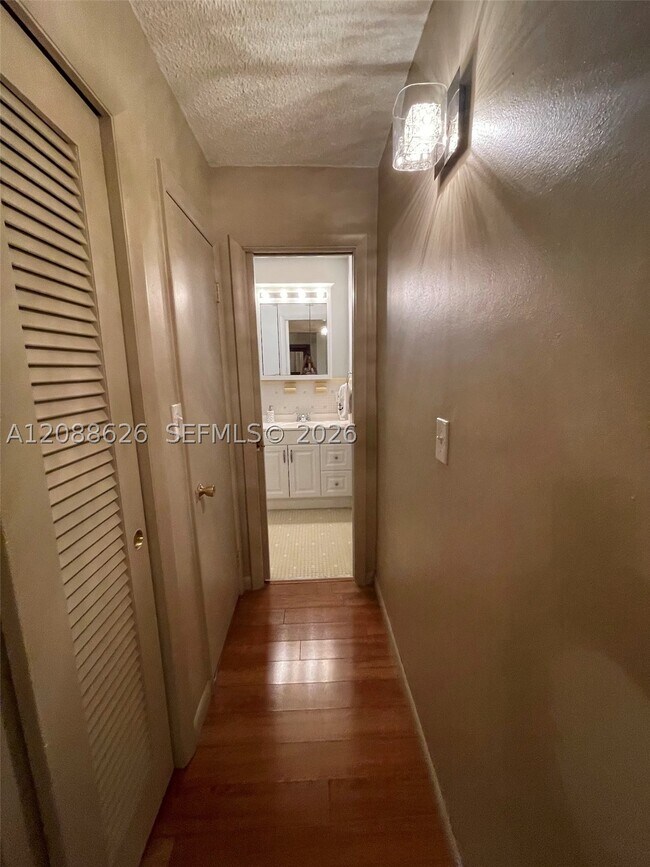 17001 NE 13th Ave Unit 302