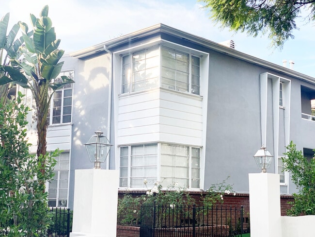 1119 N Sweetzer Ave Unit 2