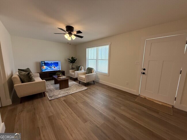 Photo - 1020 College Ave Unit B16