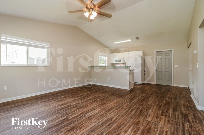 Photo - 2711 80th Ave E