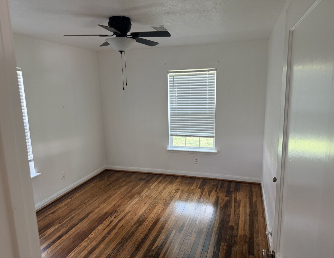 Photo - 1706 Smith St