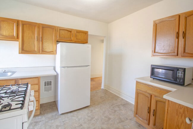 Photo - 216 Center St Unit 2