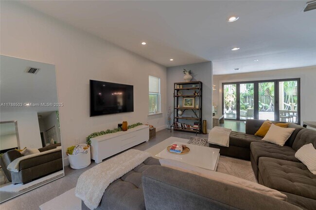 3187 Lamb Ct
