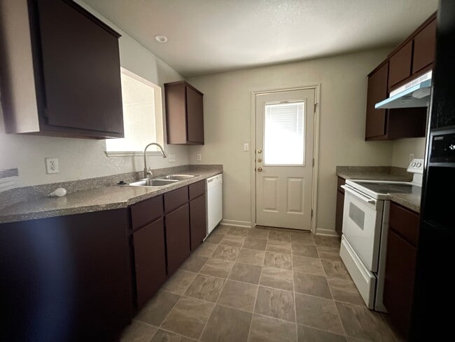 Photo - 2701 Vernice Loop Unidad A