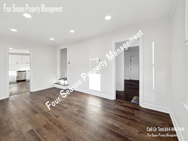 Photo - 300 E Franklin St