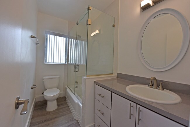 BAÑO DEL ESTUDIO REMODELADO