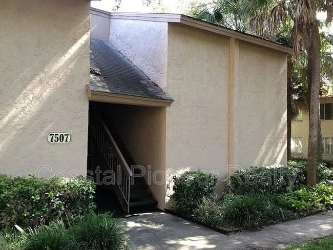 Building Photo - 7507 Presley Pl Unit Apt A