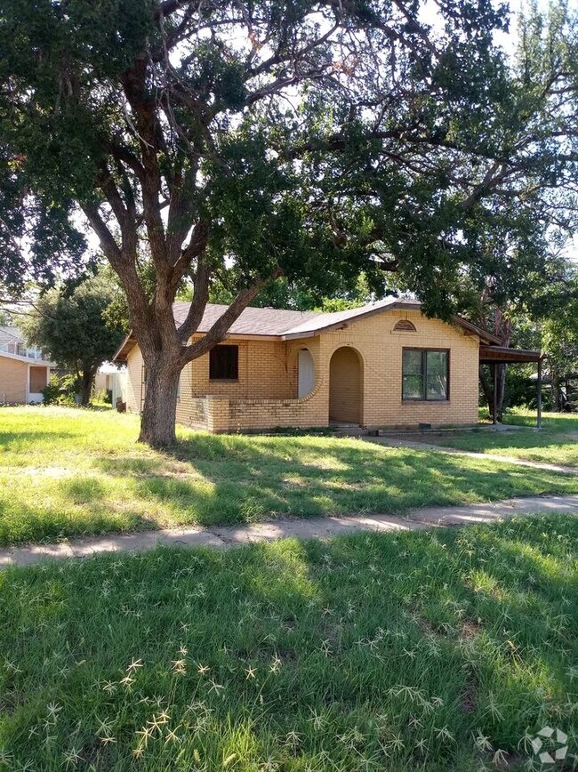 Building Photo - 836 Locust St Rental