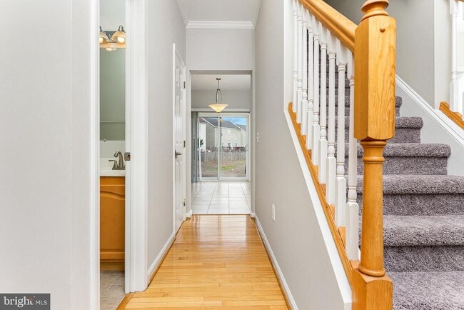 Photo - 46 Glacier Way