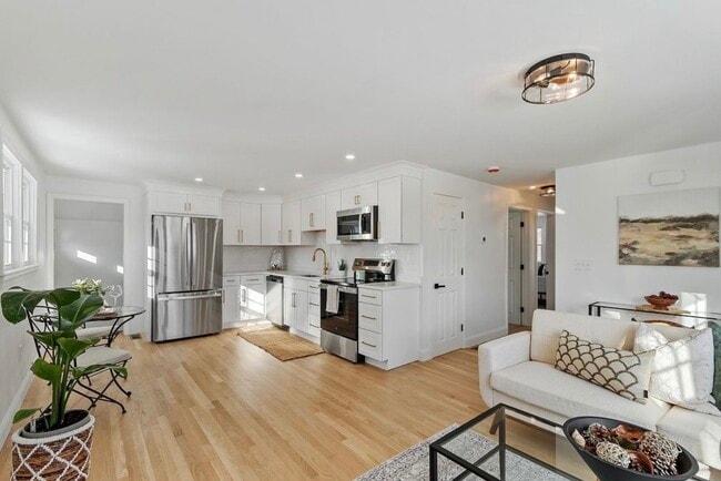 Photo - 13 Centerville Dr