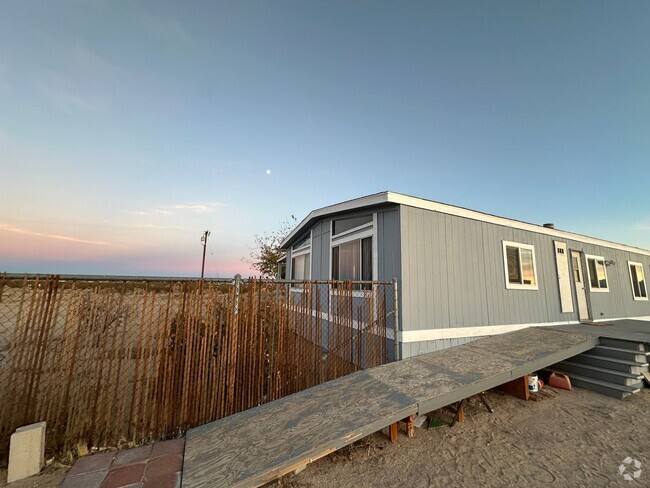 Building Photo - Spacious Manufactured Home