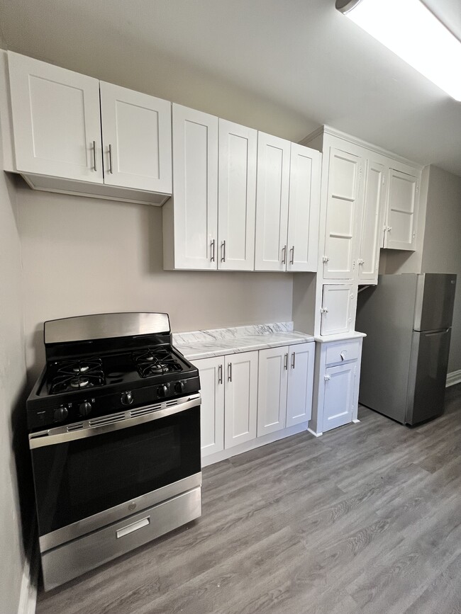 104 Belmont 2E - 102 Belmont Ave Apartamentos