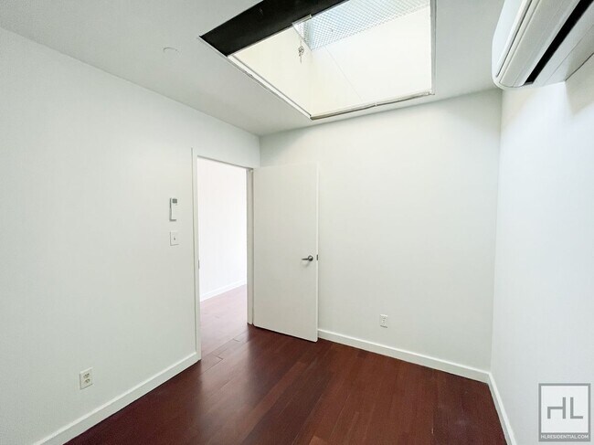 Photo - STANHOPE STREET / Spacious Bushwick 1-Bed ... Unidad 5B