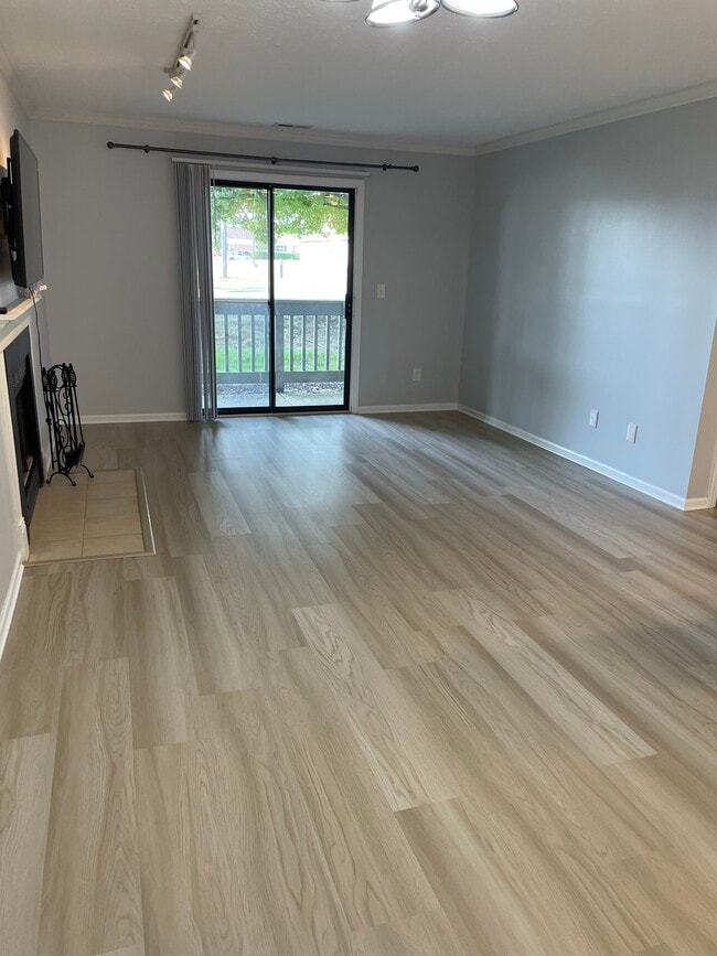 Photo - 2750 Greystone Dr Unidad B