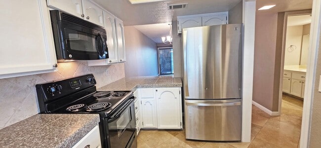 Photo - 210 Wales Dr