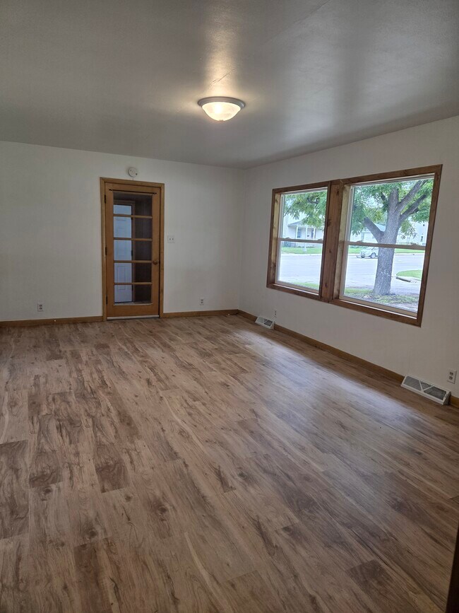 2628 Iowa St