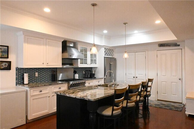 Photo - 4 Wimbledon Cir