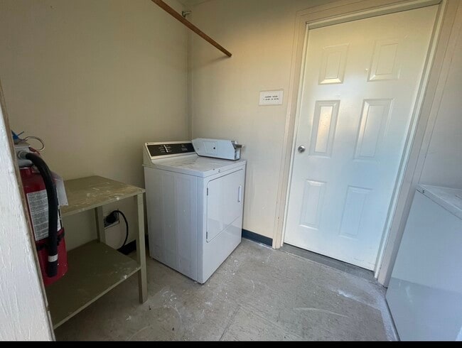 Photo - 1500 Dogwood St