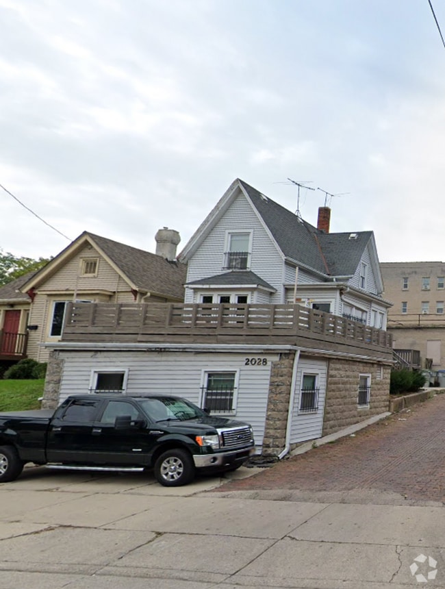 Building Photo - 2028 W Michigan St Rental