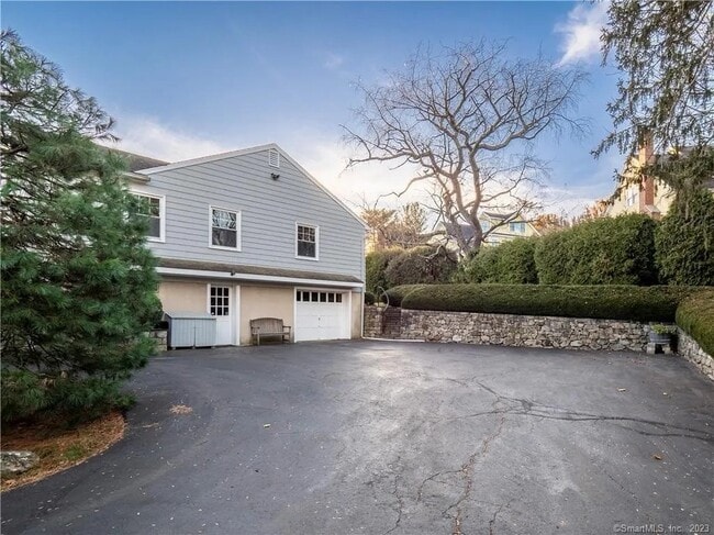 Photo - 5 Saviano Ln