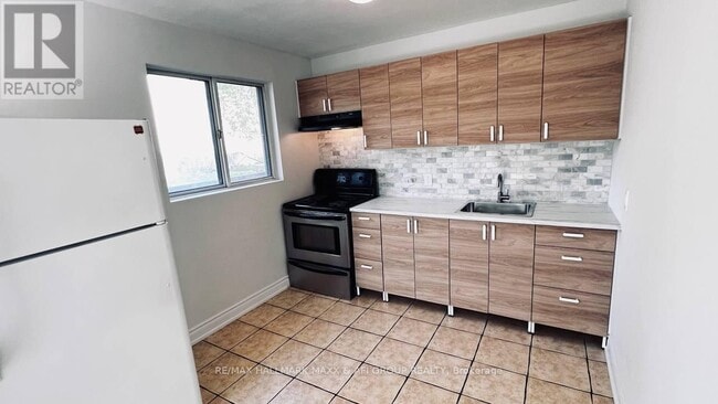 Photo - 82 Sanford St