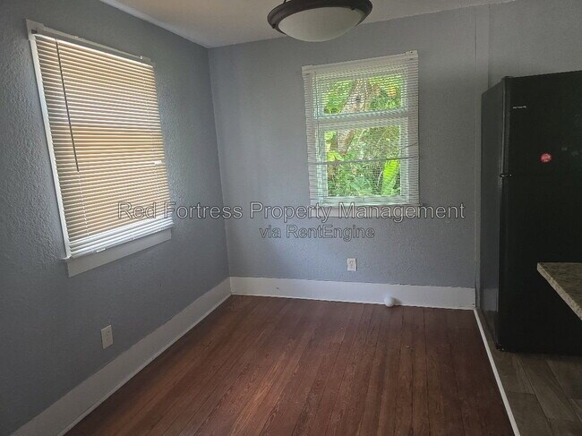 Photo - 1609 Poinsettia Ave