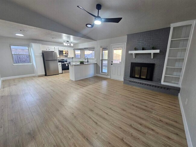 Photo - 6103 SW Oakcliff Ave