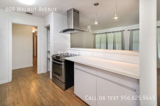 Photo - 609 W Walnut Ave