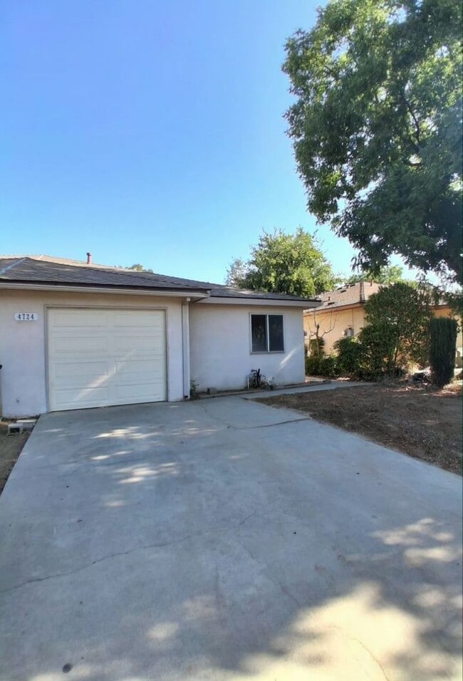 Photo - 4724 W Ashlan Ave